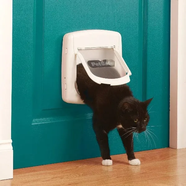 PetSafe Magnetic 4-Way Locking Cat Flap Extension Tunnel